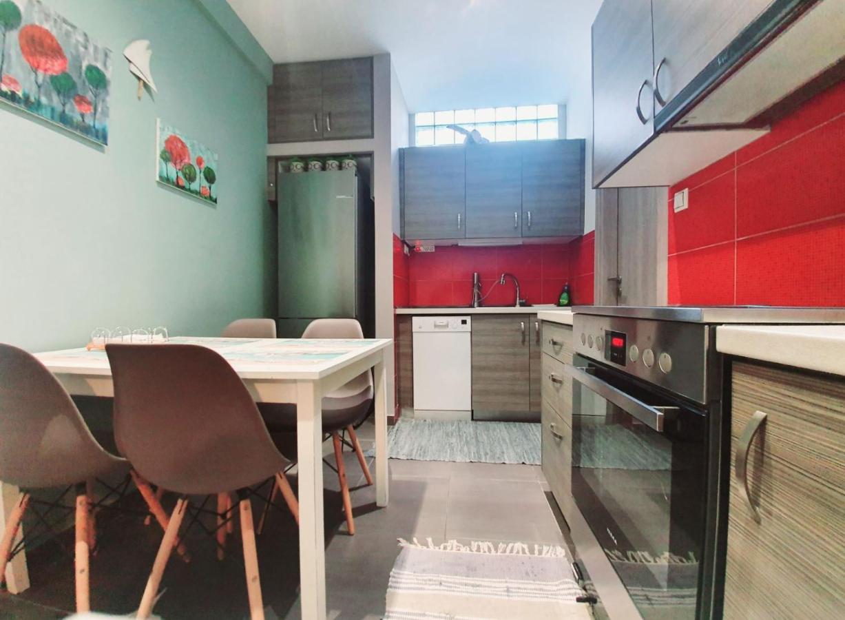 Ilias' Cosy And Relaxing Apartment Athens Exterior photo